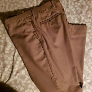 Men’s Dockers Pleated Dress Pants 44 x 30 Tan
